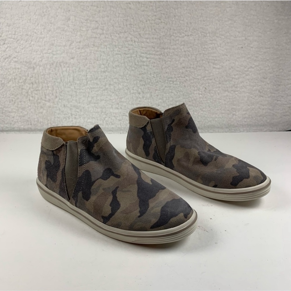 NWOT me too camo sneakers